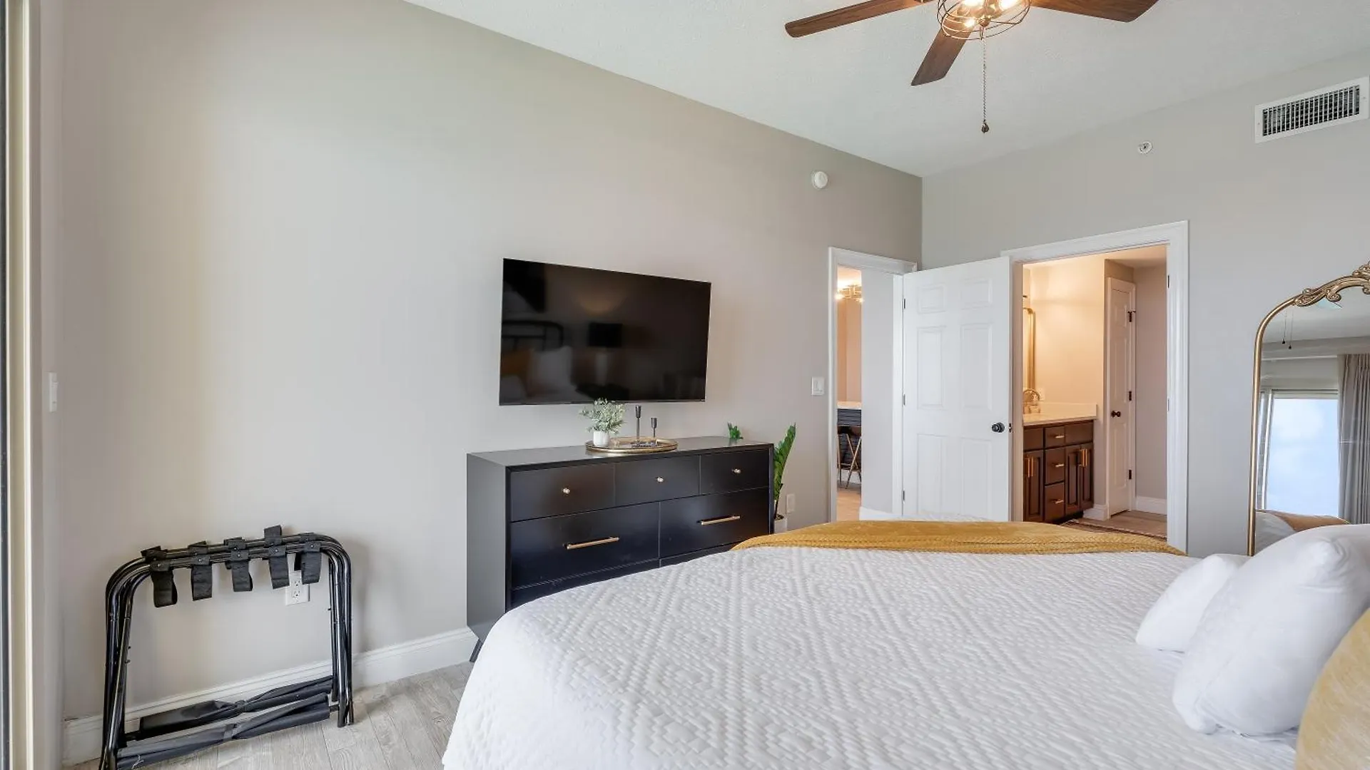 Holiday home Newly Renovated Luxury Ocean Front Condo! Top Floor Condo With Penthouse Ocean Views! Panama City Beach United States