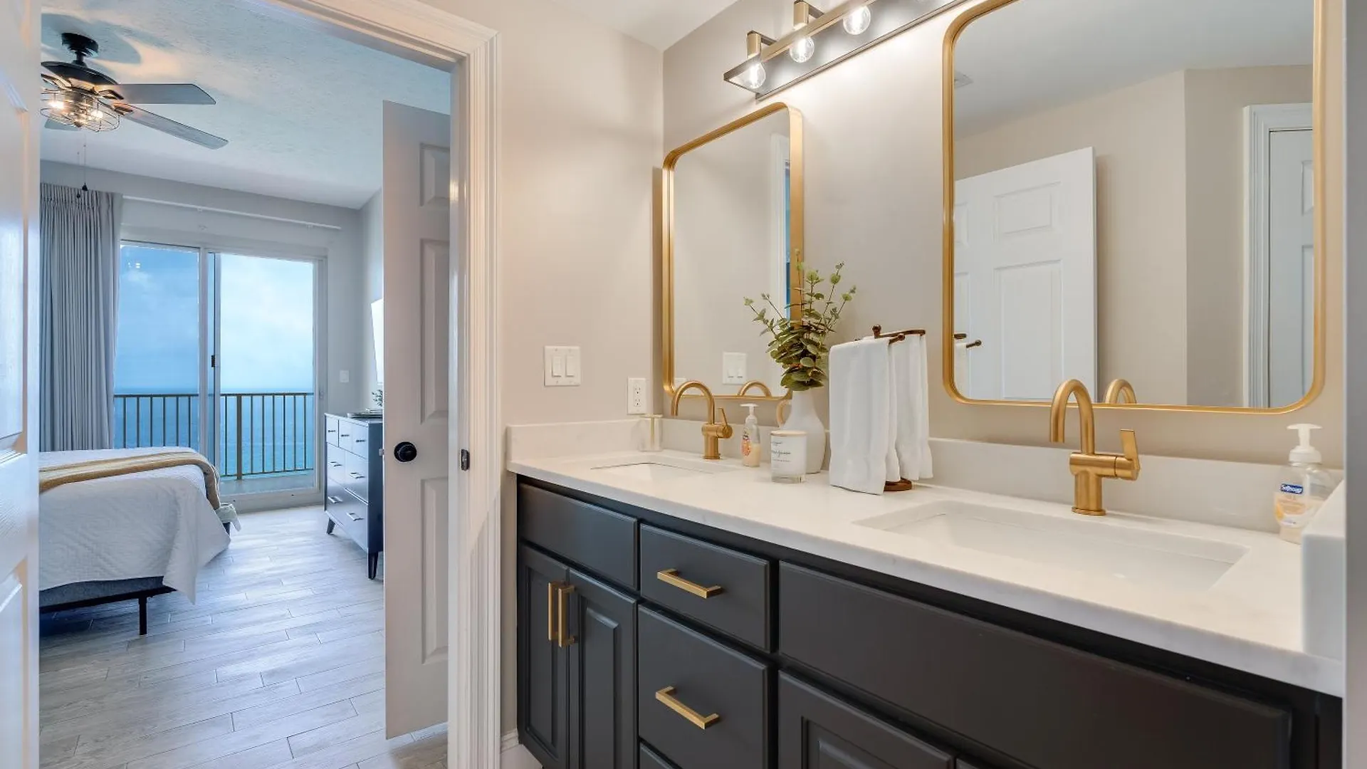 Newly Renovated Luxury Ocean Front Condo! Top Floor Condo With Penthouse Ocean Views! Panama City Beach 0*,