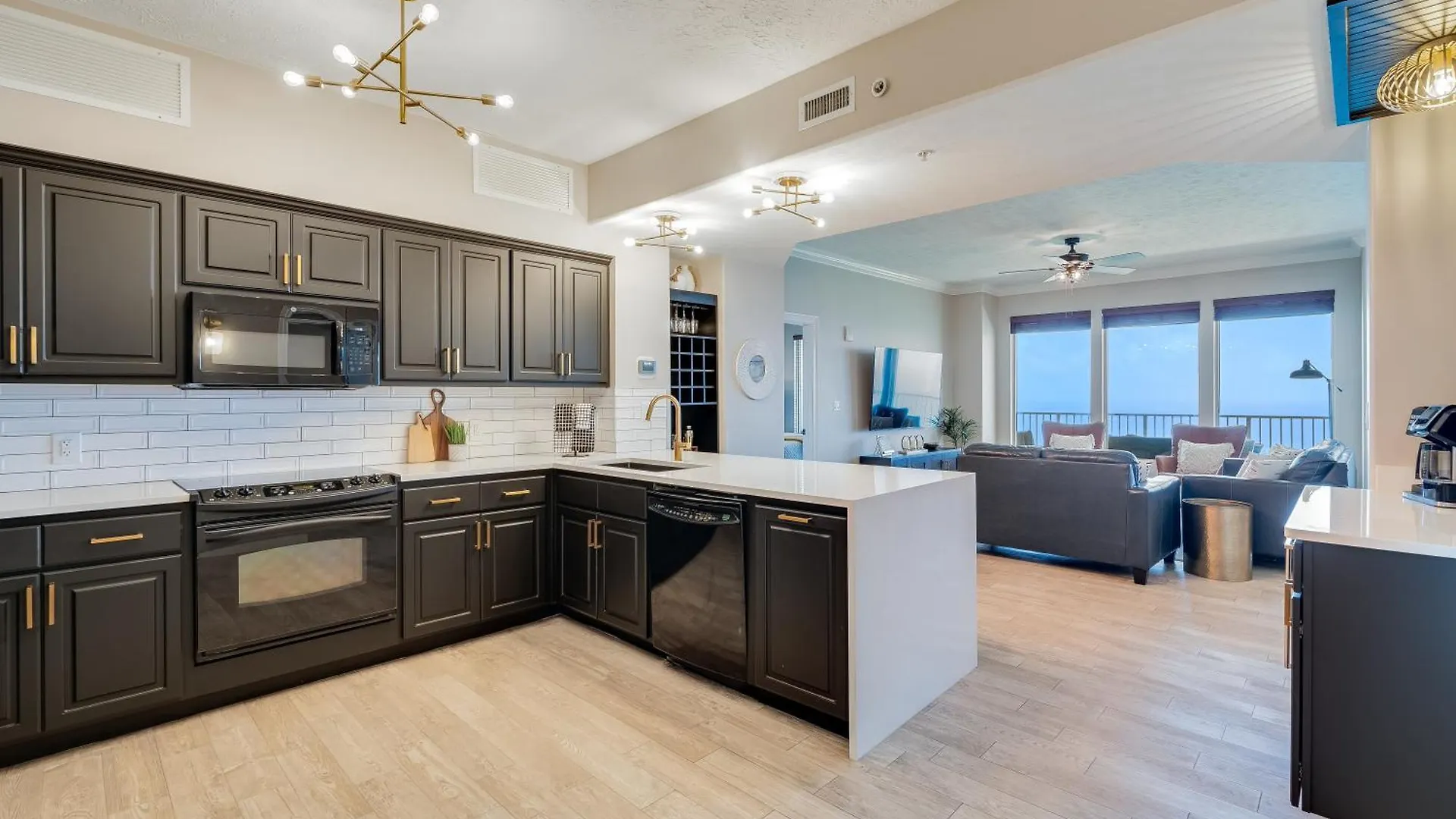 Newly Renovated Luxury Ocean Front Condo! Top Floor Condo With Penthouse Ocean Views! Panama City Beach Holiday home