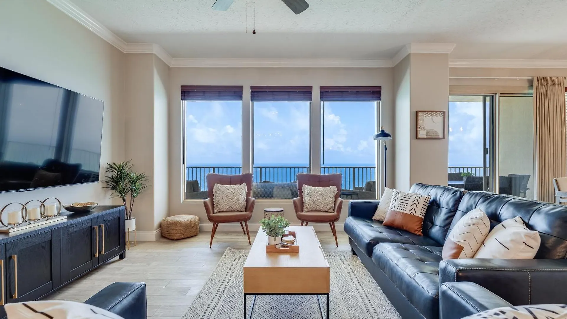 Holiday home Newly Renovated Luxury Ocean Front Condo! Top Floor Condo With Penthouse Ocean Views! Panama City Beach
